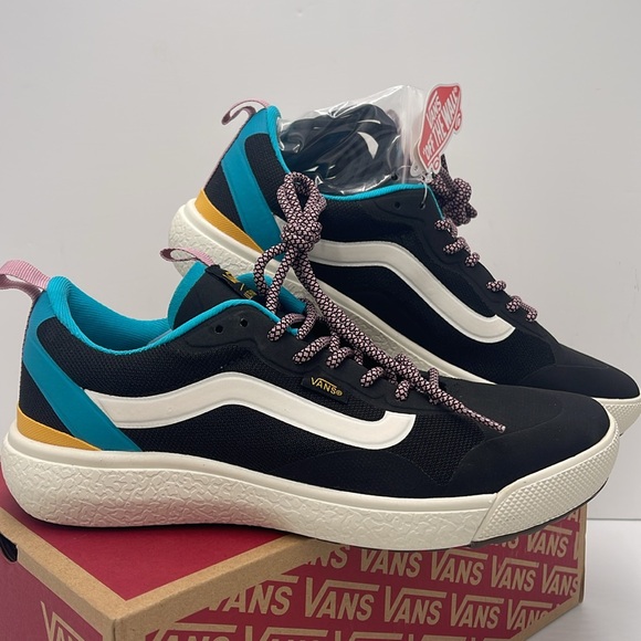 Vans WMNS Black and Blue Shoes Ultrarange Exo
Pop Color Black/Multi
VN0A4U1KB - Picture 9 of 16
